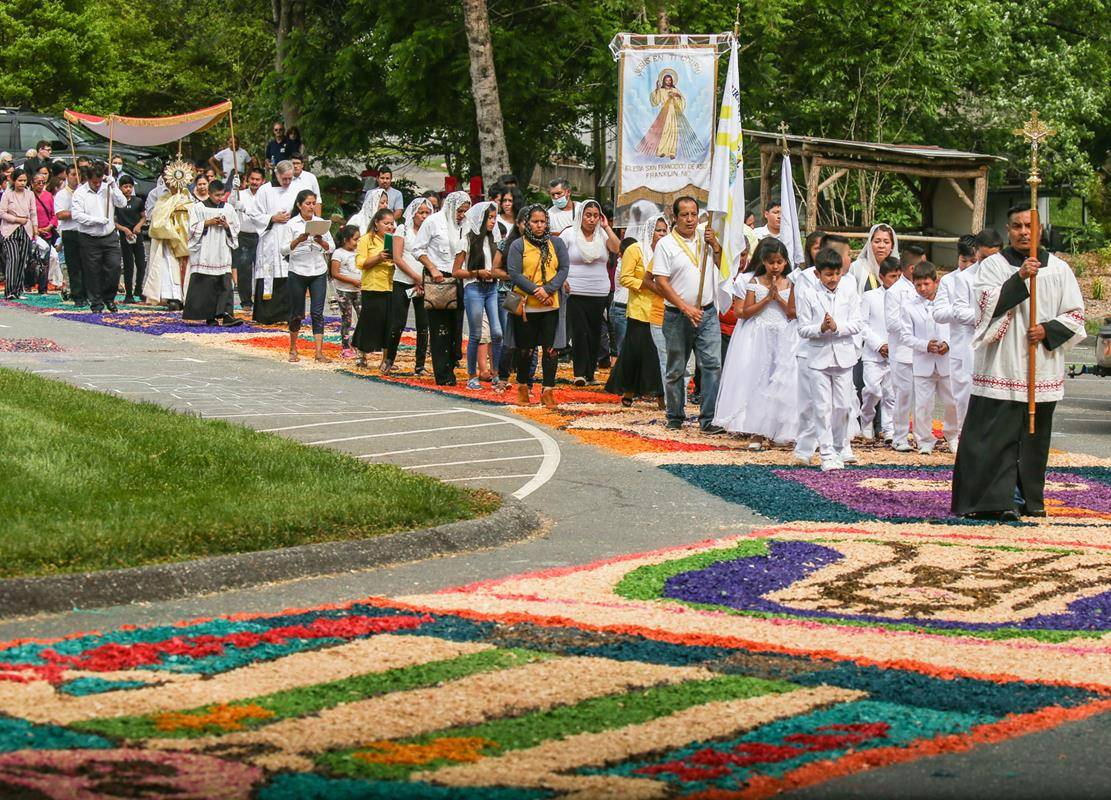 This year the Corpus Christi event was particularly significant as it coincides with the 20th anniversary of the ordination to the priesthood of Father Tien Duong, the pastor. (Provided photos)