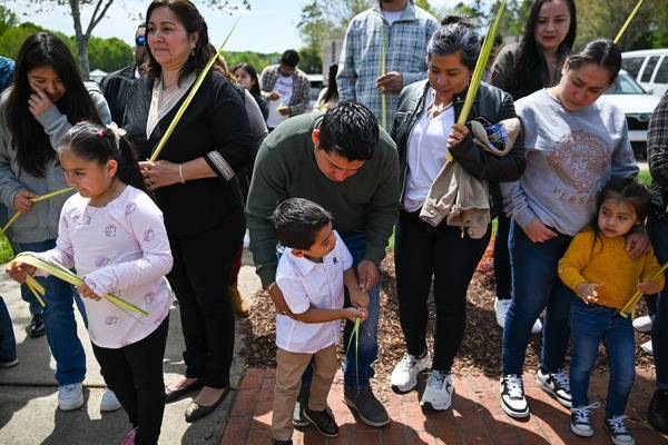 Palm Sunday at Sacred Heart Church in Salisbury. (Troy C. Hull)