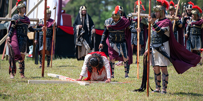 Live Via Crucis in Asheboro dramatizes Jesus’ Passion