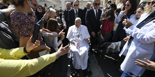 Ailing pope surprises pilgrims during Jubilee of the Sick