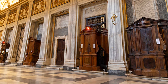 In final testament, pope asks for simple burial, prayed for peace